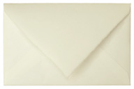 Briefumschlag 11,8 x 18,2cm, naturweiß, mit Büttenrand