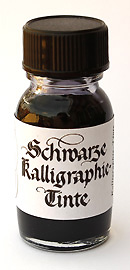 Schwarze Kalligraphie-Tinte