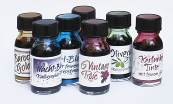 Kalligraphie-Tinten aus der eigenen Werkstatt, verschiedene Farben, mit und ohne Glanz